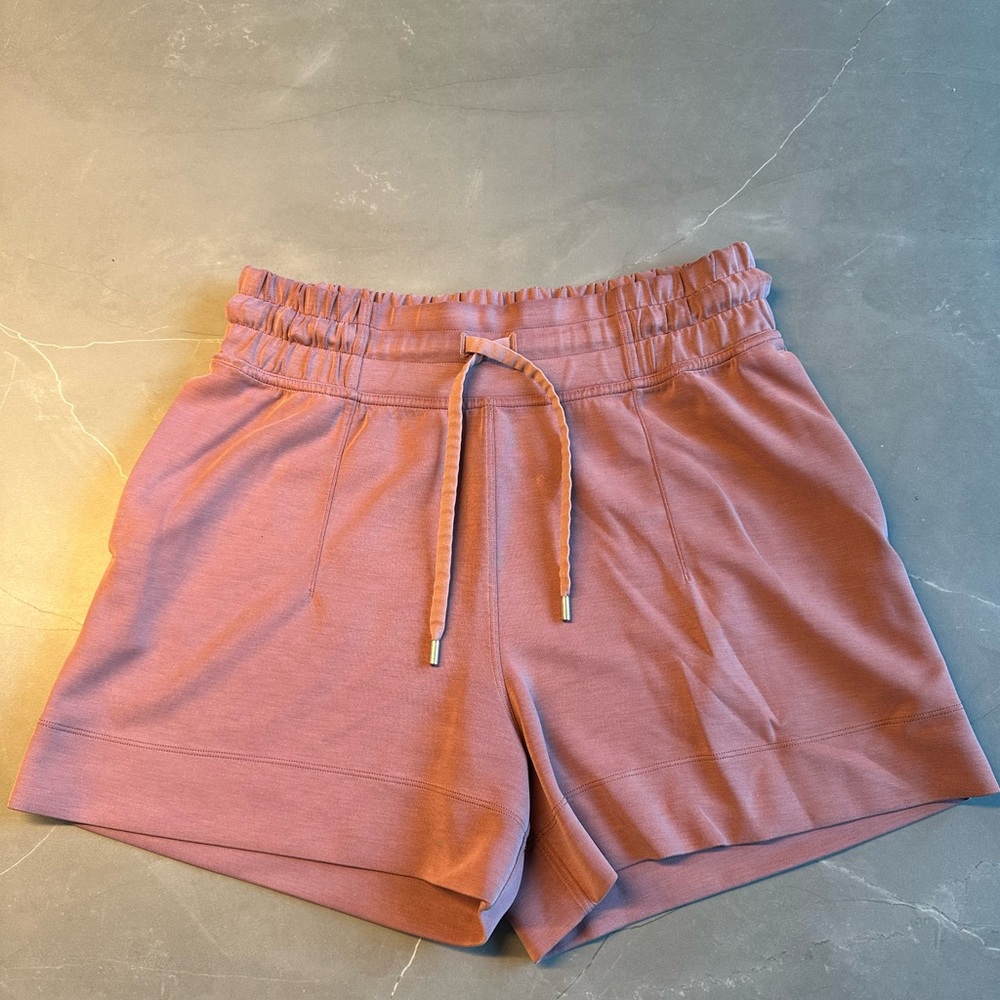 Lululemon Soft Ambitions Shorts, Spiced Chai